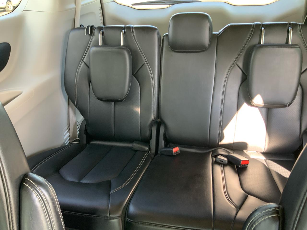Chrysler Pacifica Touring L 2023