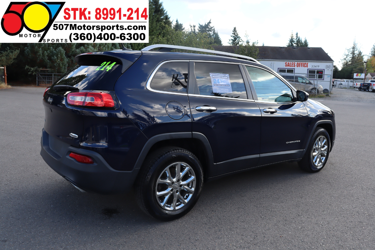 2015 Jeep Cherokee Latitude photo 2