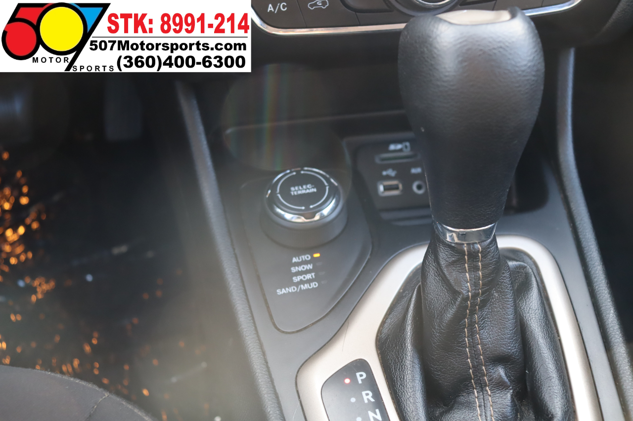 2015 Jeep Cherokee Latitude photo 14