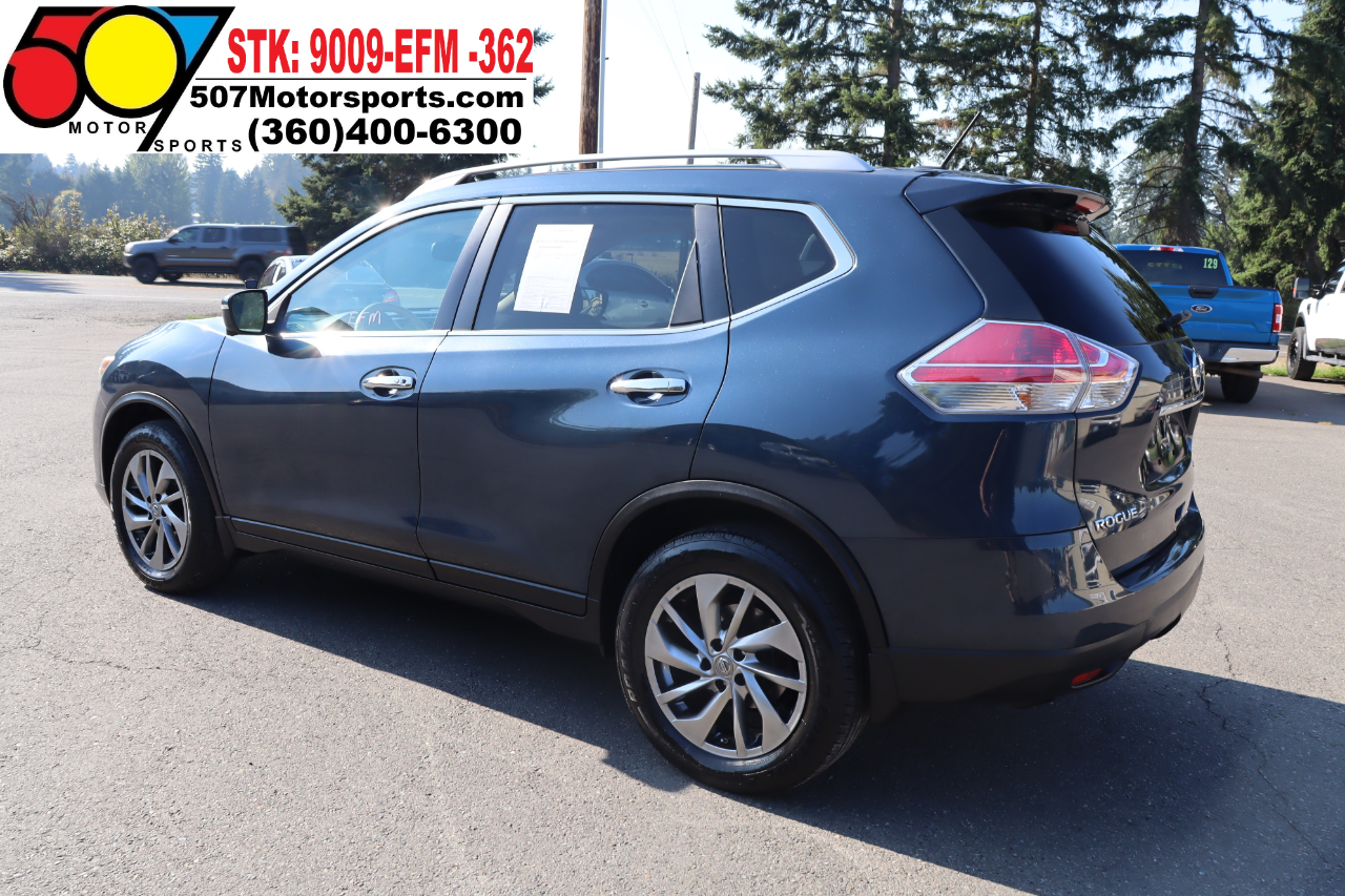 2015 Nissan Rogue SV photo 4
