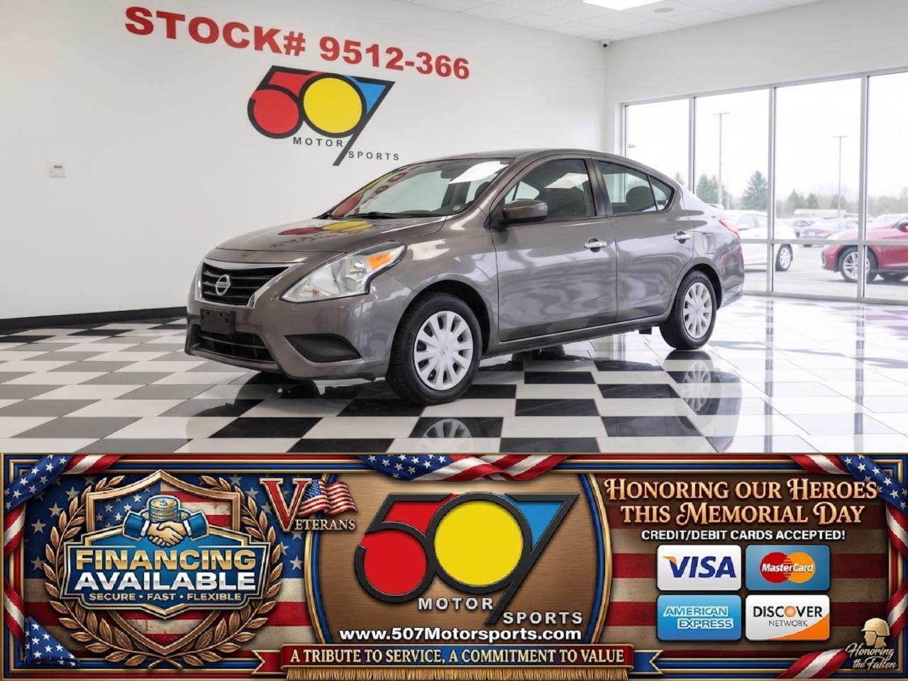 2016 Nissan Versa 1.6 SV CVT's photo
