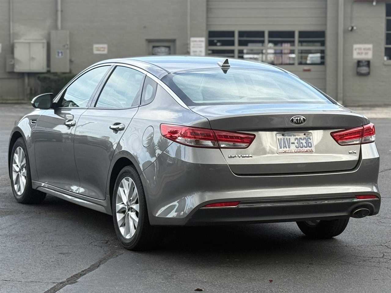 2017 Kia Optima EX photo 6