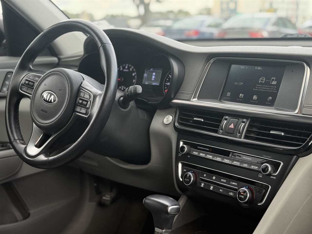 2017 Kia Optima EX photo 7