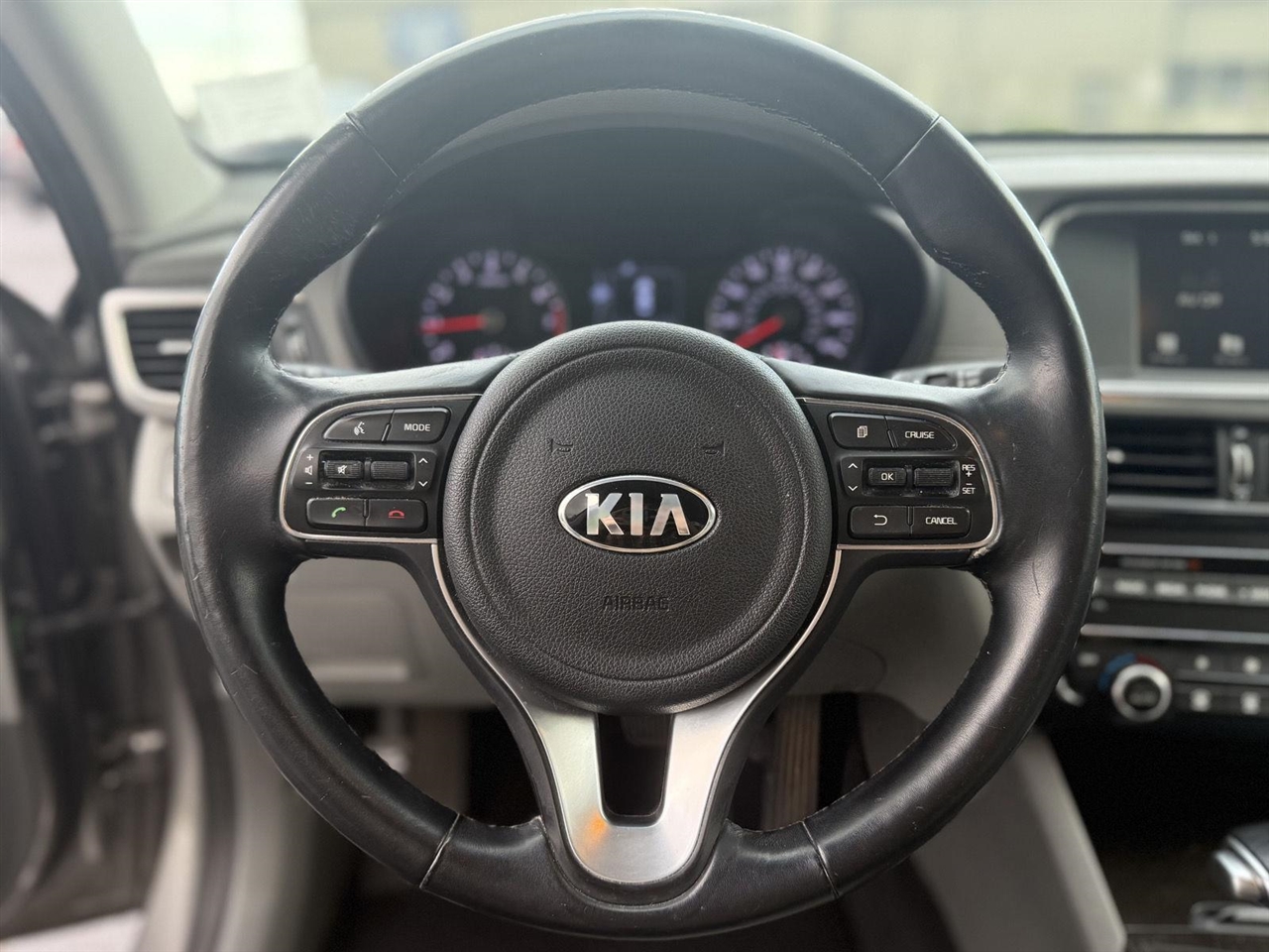 2017 Kia Optima EX photo 12