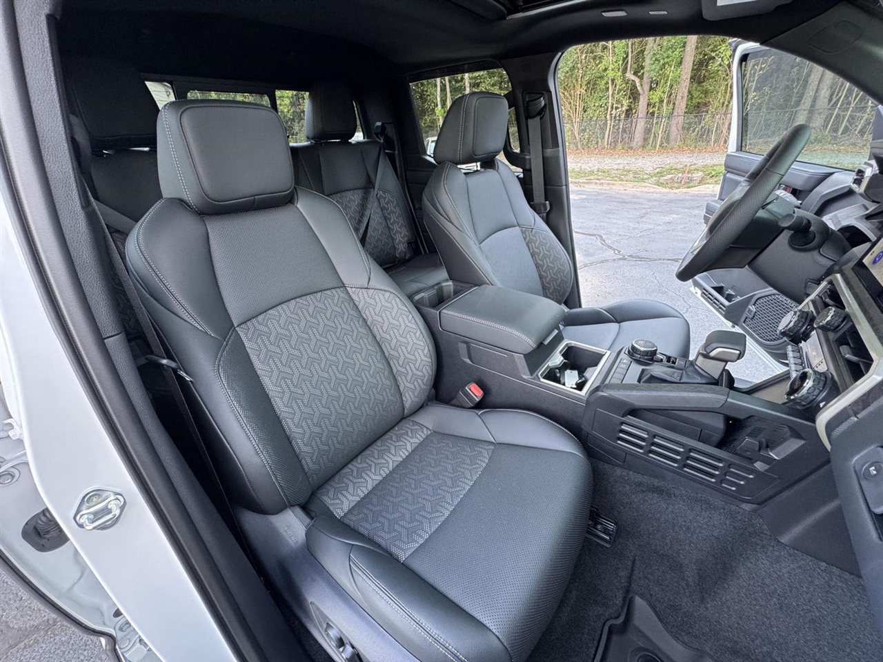 2024 Toyota Tacoma Limited photo 14