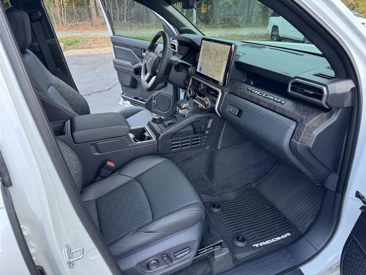 2024 Toyota Tacoma Limited photo 16