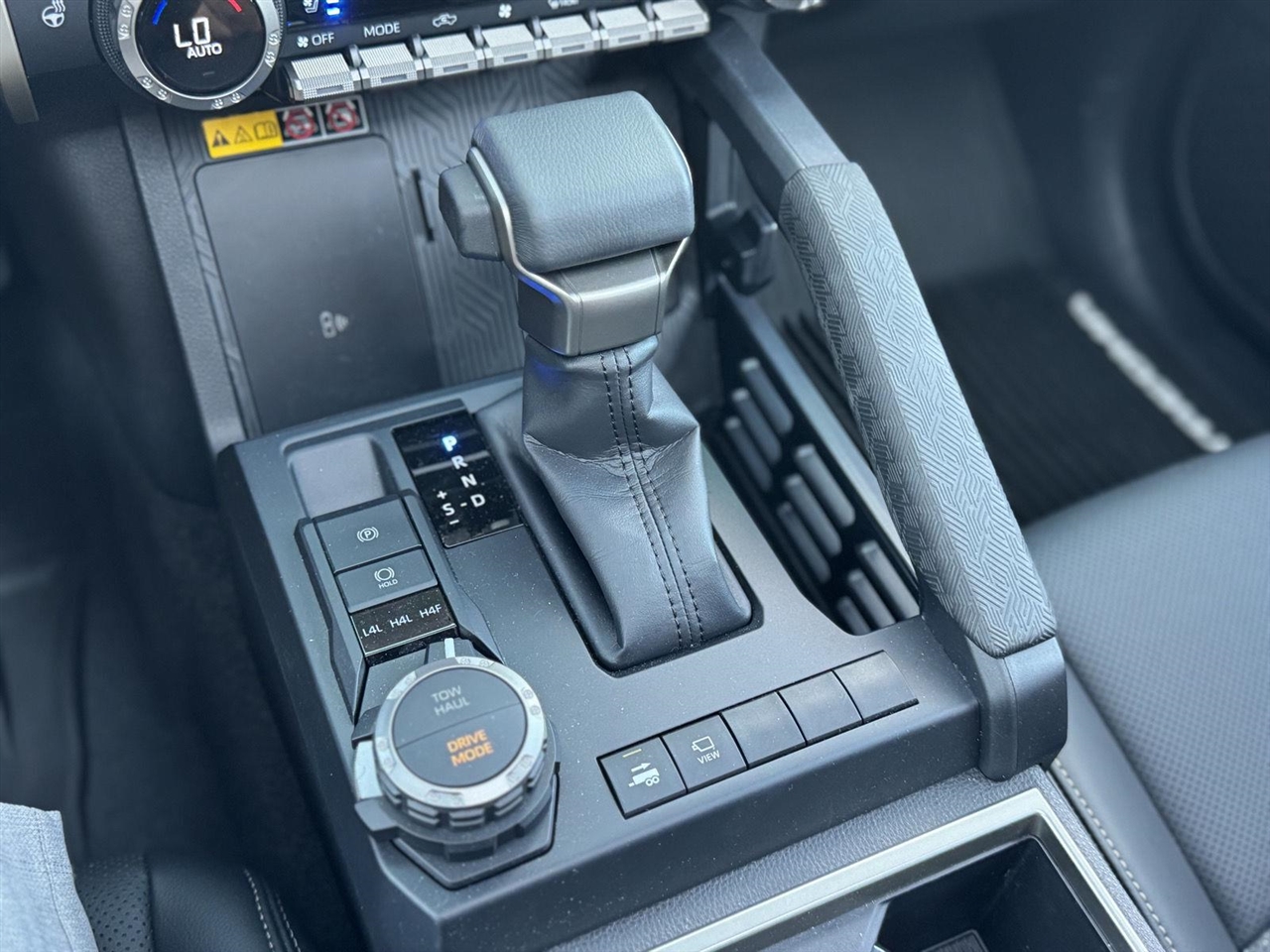 2024 Toyota Tacoma Limited photo 25