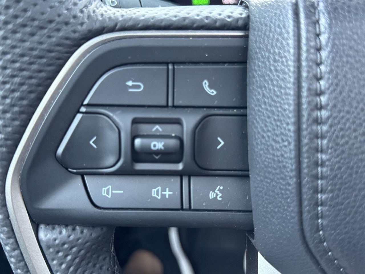 2024 Toyota Tacoma Limited photo 29
