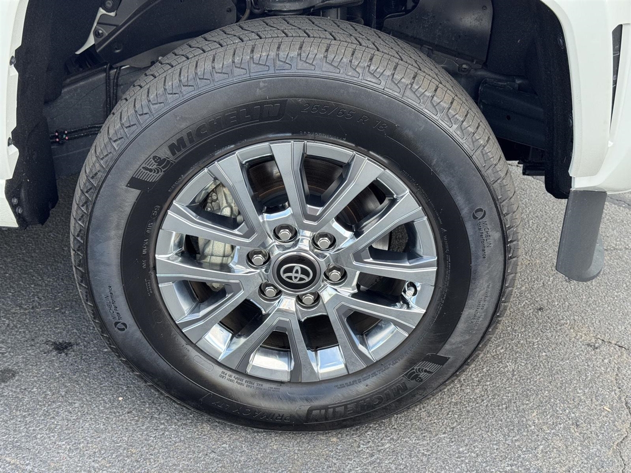 2024 Toyota Tacoma Limited photo 32