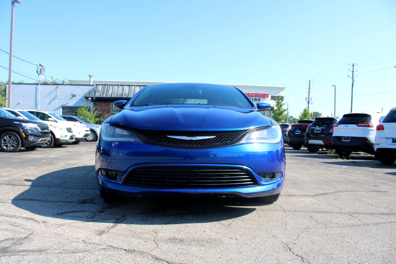 2016 Chrysler 200 C photo 2