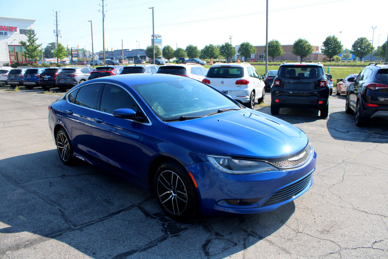 2016 Chrysler 200 C photo 3