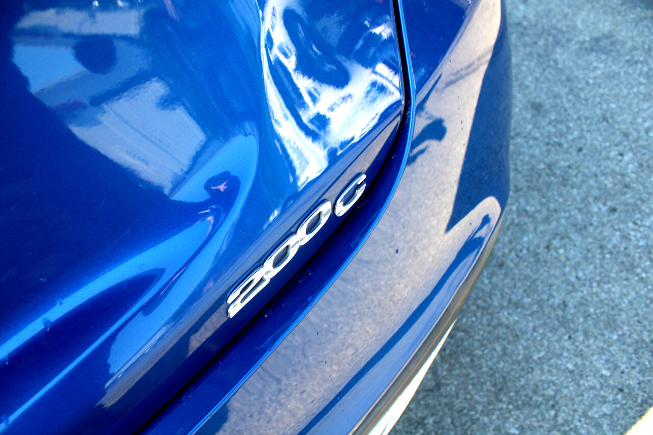 2016 Chrysler 200 C photo 31