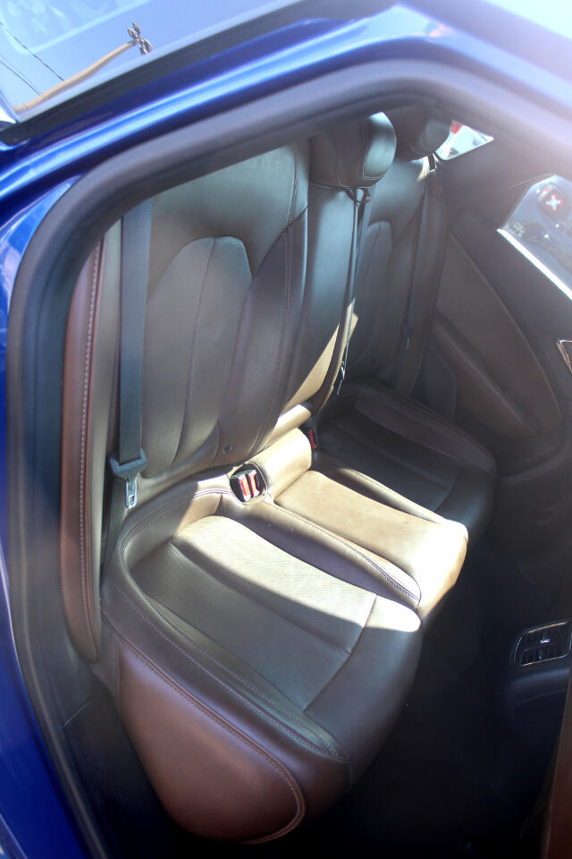 2016 Chrysler 200 C photo 13