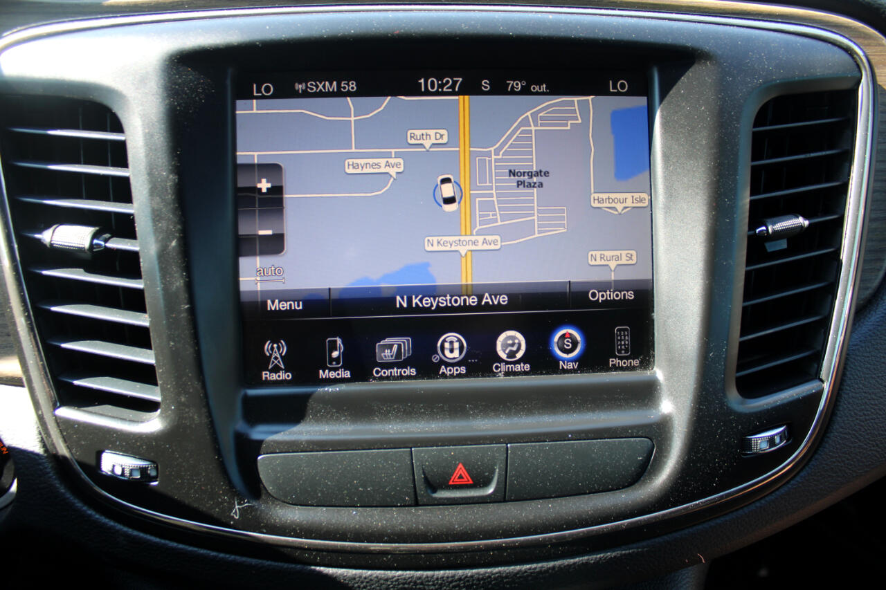 2016 Chrysler 200 C photo 26