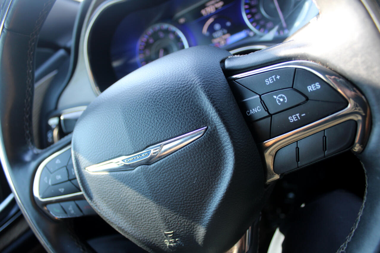 2016 Chrysler 200 C photo 27