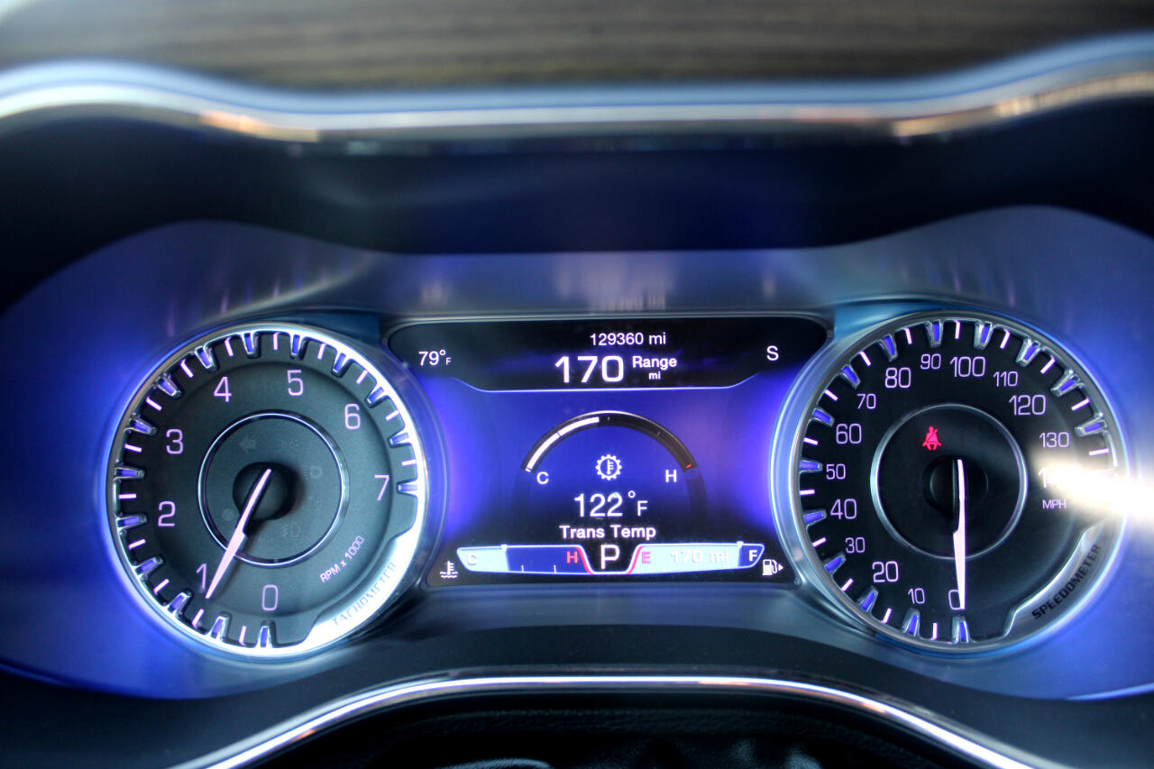 2016 Chrysler 200 C photo 29