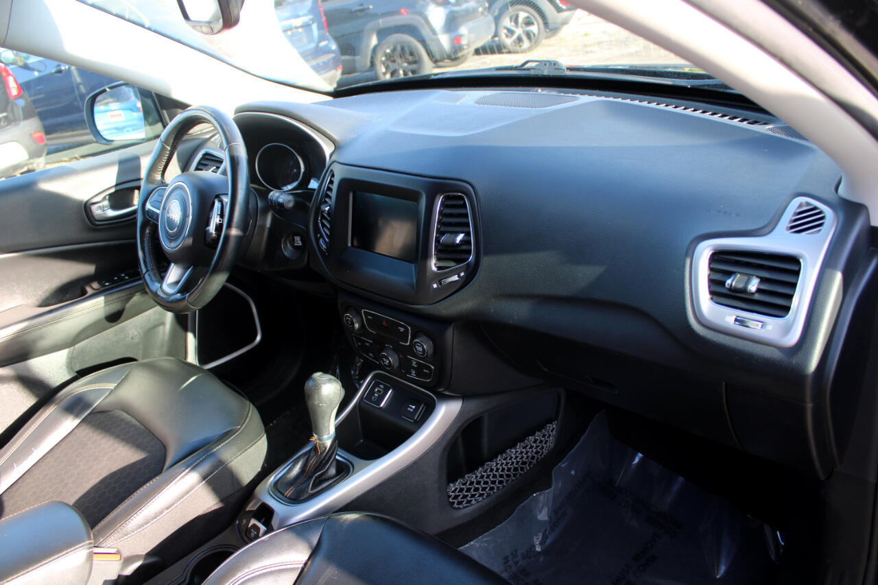 2018 Jeep Compass Latitude photo 9