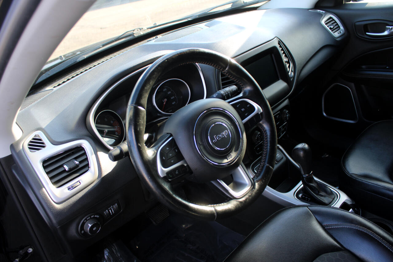 2018 Jeep Compass Latitude photo 16