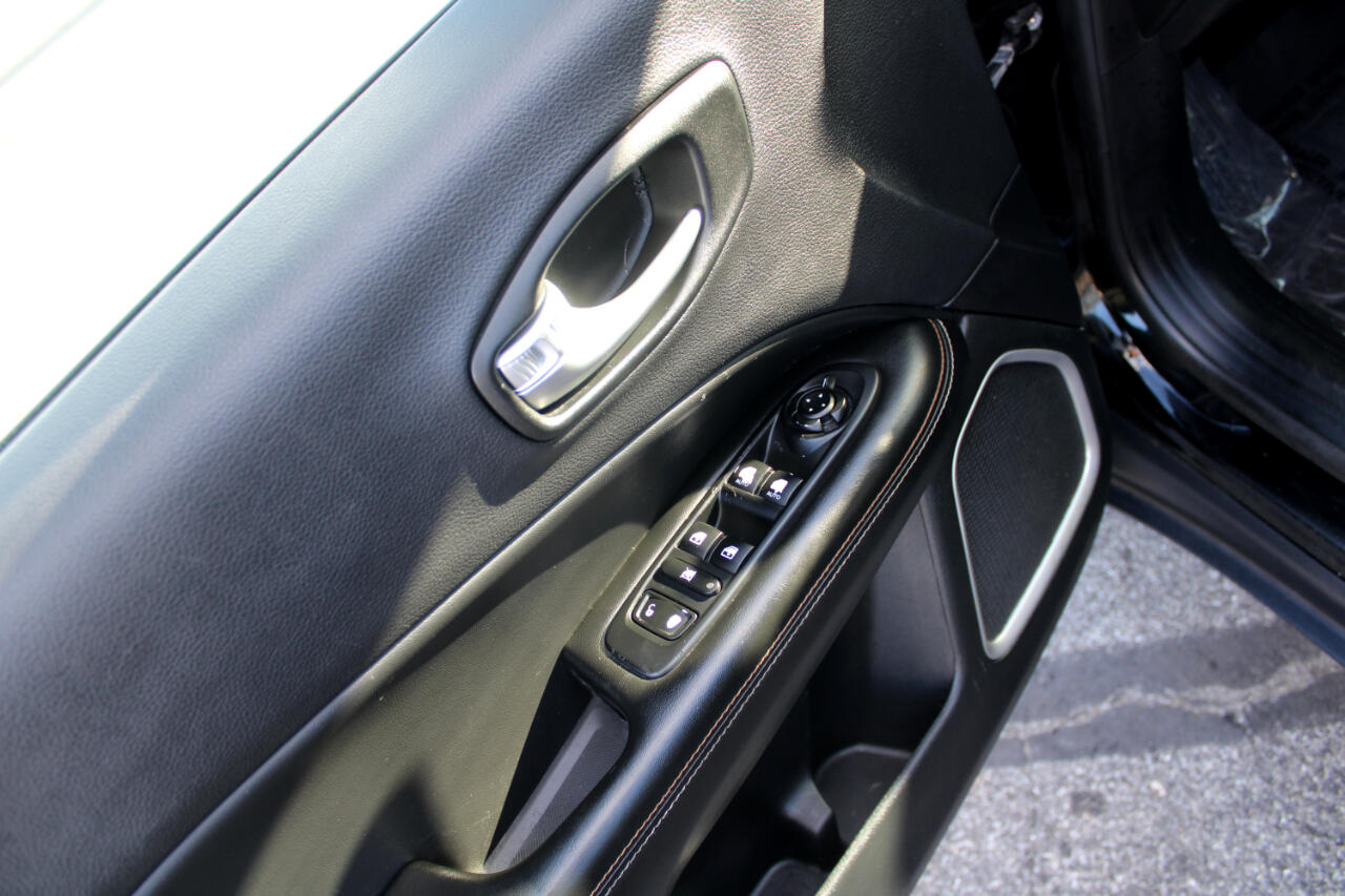 2018 Jeep Compass Latitude photo 17
