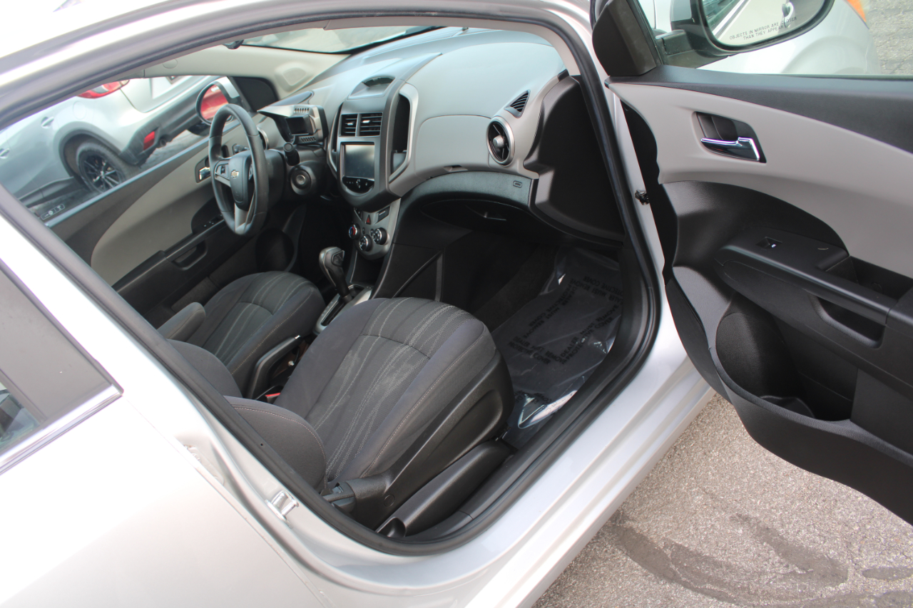 Chevrolet Sonic 4dr Sdn Auto LT 2016 Chevrolet Sonic 4dr Sdn Auto LT 2016