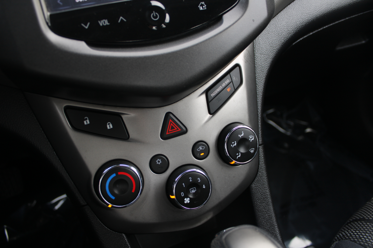 Chevrolet Sonic 4dr Sdn Auto LT 2016 Chevrolet Sonic 4dr Sdn Auto LT 2016
