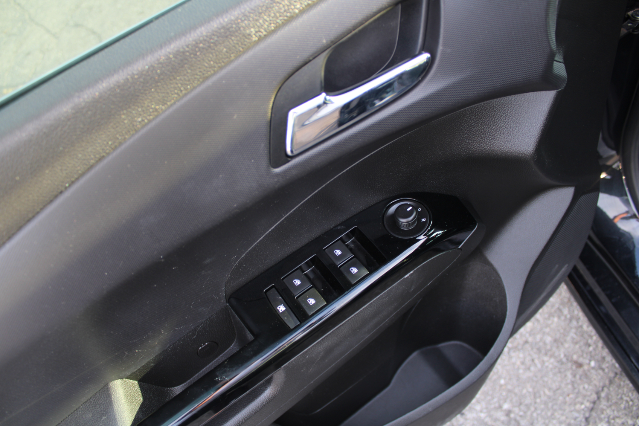 Chevrolet Sonic 5dr HB Auto RS 2013 Chevrolet Sonic 5dr HB Auto RS 2013