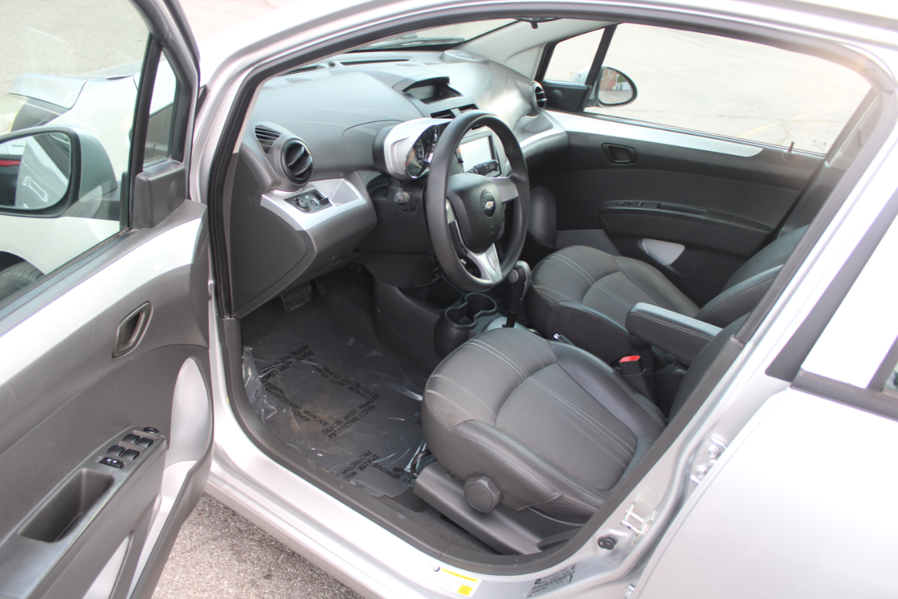 Chevrolet Spark 5dr HB CVT LT w/1LT 2014 Chevrolet Spark 5dr HB CVT LT w/1LT 2014