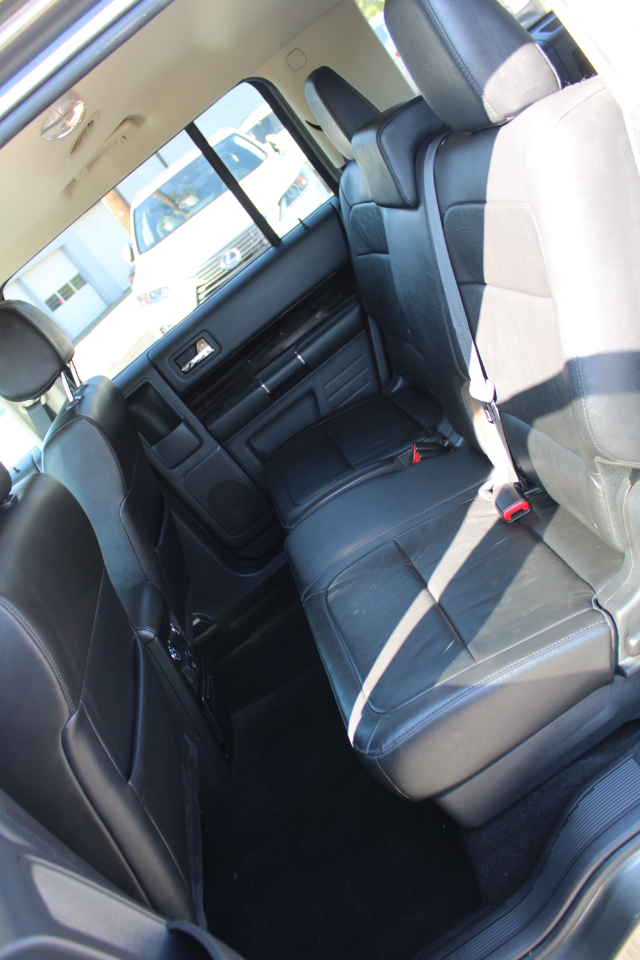 2014 Ford Flex SEL photo 17