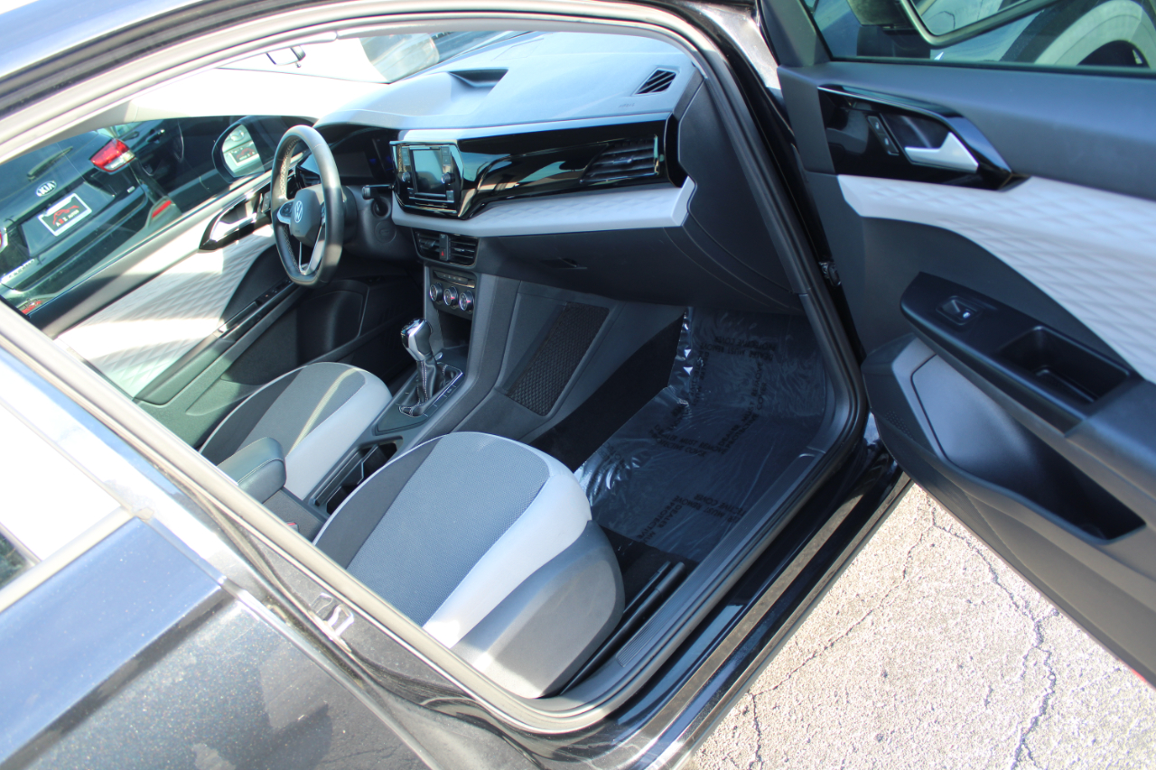 2022 Volkswagen Taos S photo 3