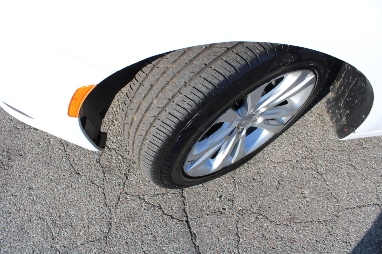 Chrysler 200 4dr Sdn Limited FWD 2015 Chrysler 200 4dr Sdn Limited FWD 2015