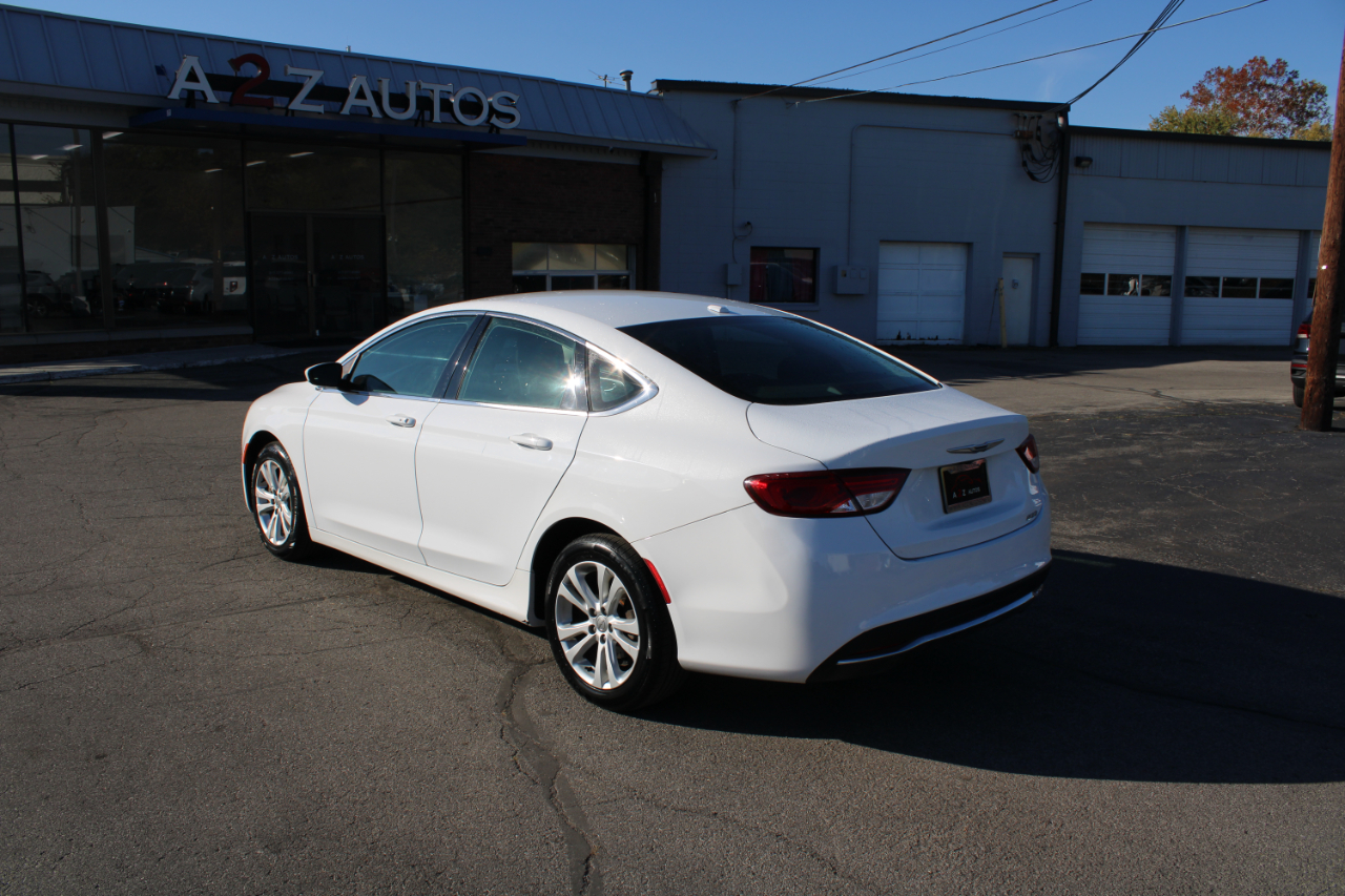 Chrysler 200 4dr Sdn Limited FWD 2015 Chrysler 200 4dr Sdn Limited FWD 2015