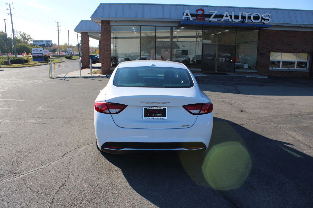 Chrysler 200 4dr Sdn Limited FWD 2015 Chrysler 200 4dr Sdn Limited FWD 2015