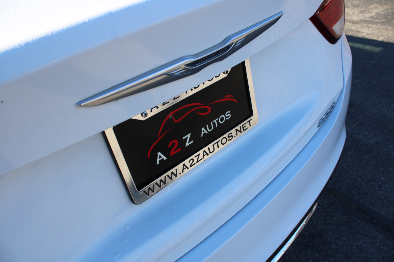 Chrysler 200 4dr Sdn Limited FWD 2015 Chrysler 200 4dr Sdn Limited FWD 2015