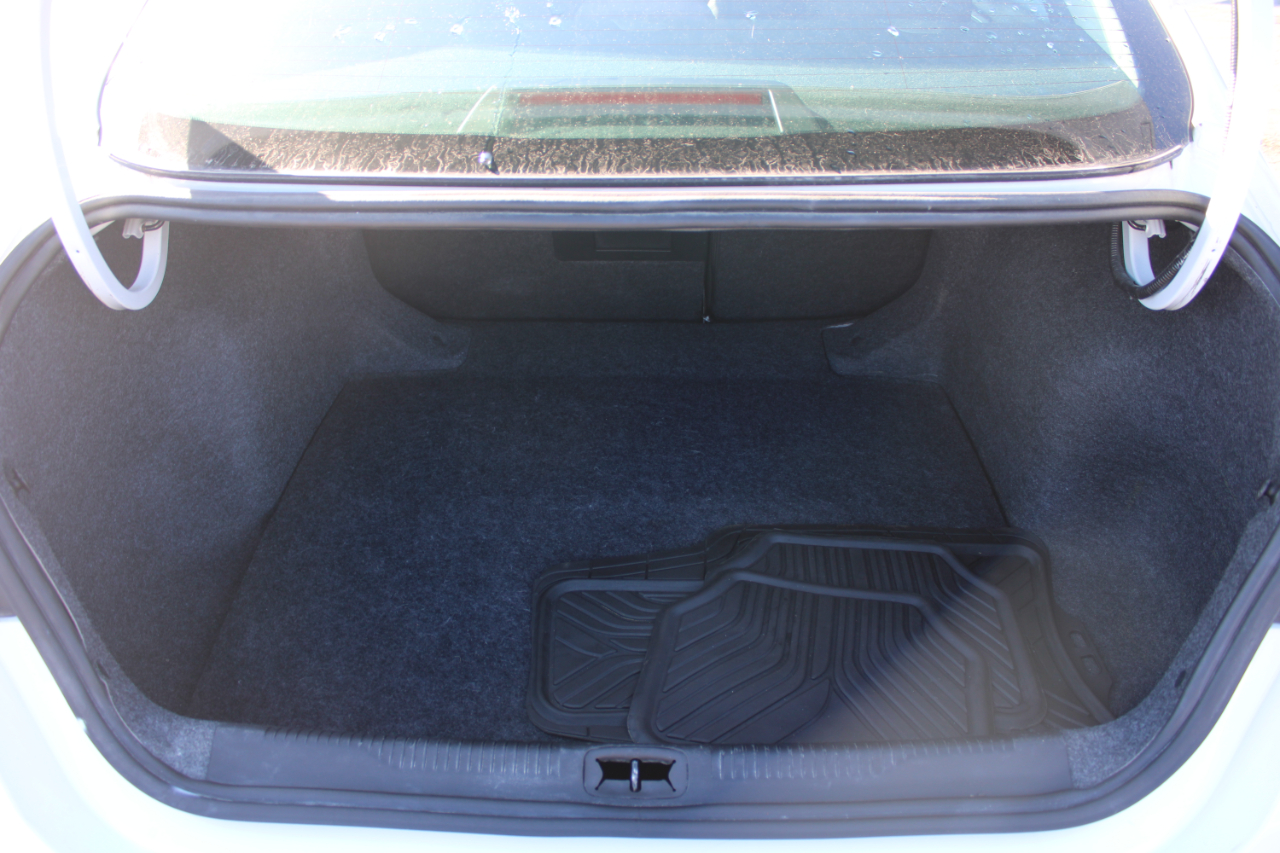 Chrysler 200 4dr Sdn Limited FWD 2015 Chrysler 200 4dr Sdn Limited FWD 2015