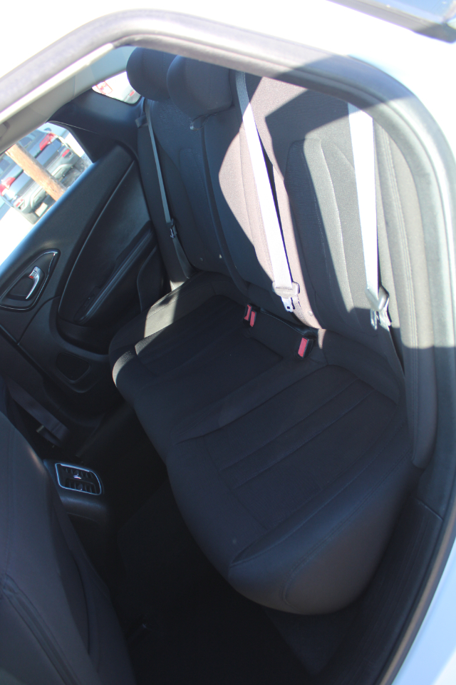 Chrysler 200 4dr Sdn Limited FWD 2015 Chrysler 200 4dr Sdn Limited FWD 2015