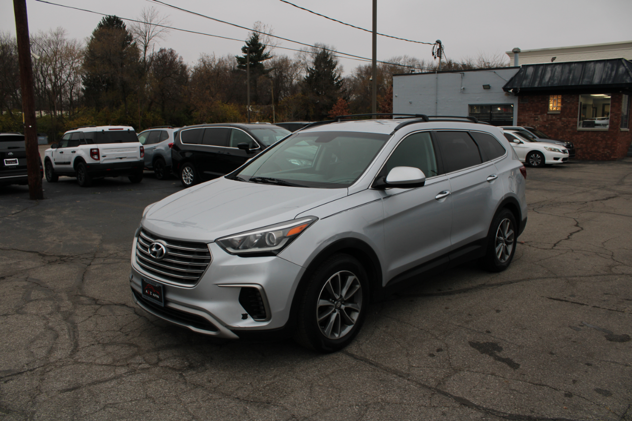 2017 Hyundai Santa Fe SE photo 4
