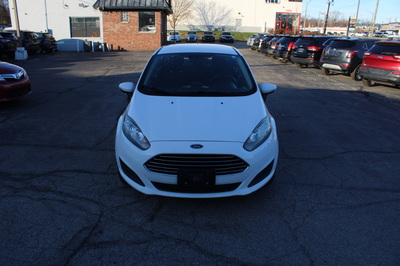 2015 Ford Fiesta SE photo 4