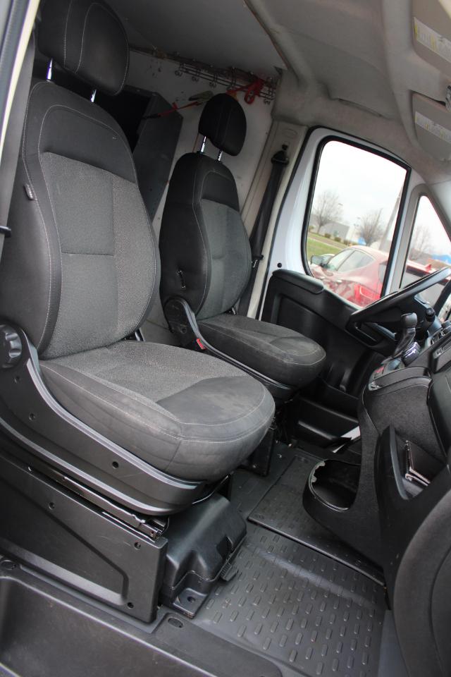 RAM ProMaster Cargo Van 1500 Low Roof 136" WB 2015