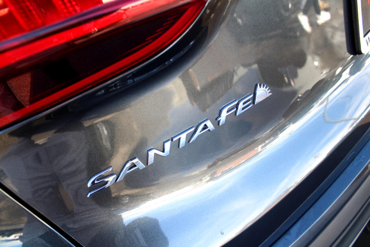 Hyundai Santa Fe SEL FWD 2023