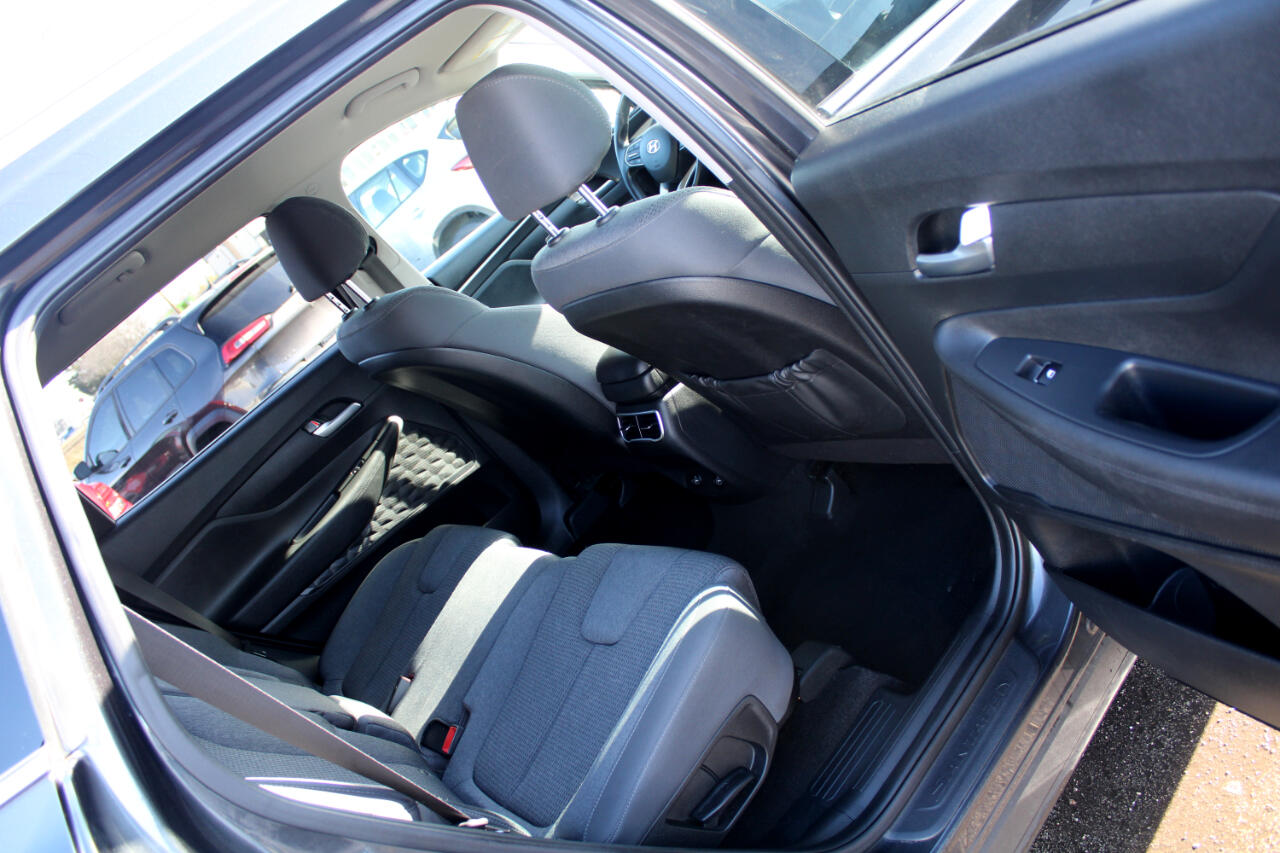 Hyundai Santa Fe SEL FWD 2023