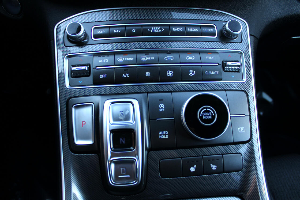 Hyundai Santa Fe SEL FWD 2023