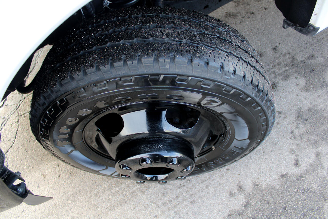 Ford Super Duty F-350 DRW XL 4WD Crew Cab 8' Box 2022