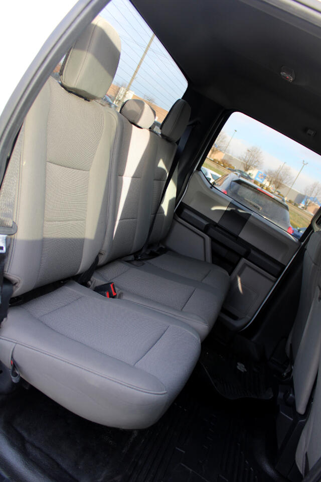 Ford Super Duty F-350 DRW XL 4WD Crew Cab 8' Box 2022