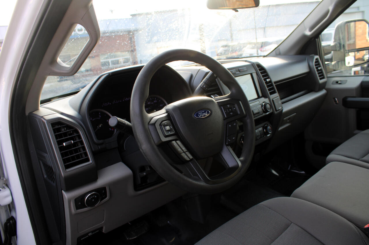 Ford Super Duty F-350 DRW XL 4WD Crew Cab 8' Box 2022