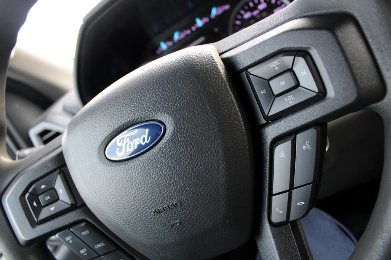 Ford Super Duty F-350 DRW XL 4WD Crew Cab 8' Box 2022