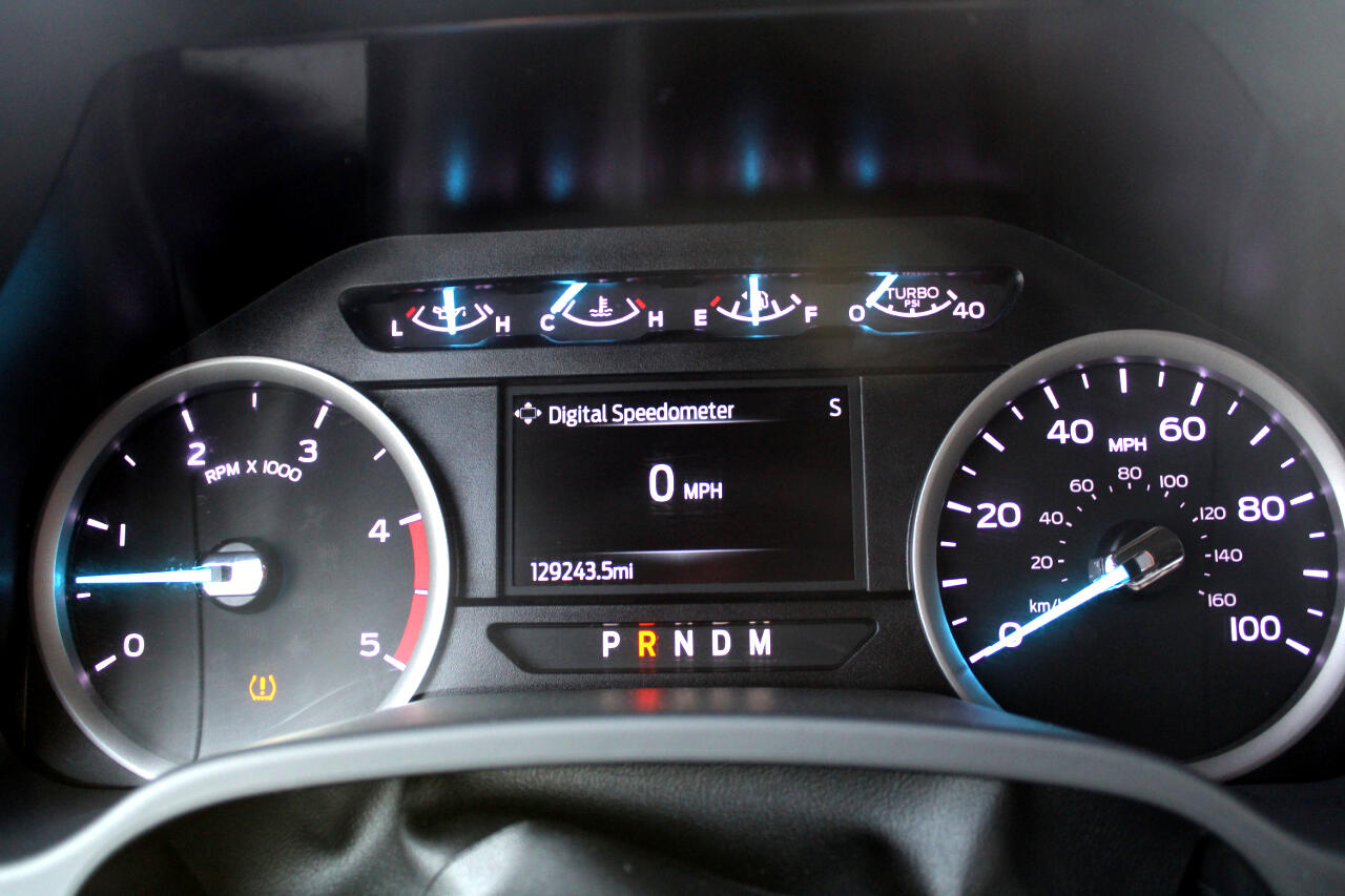 Ford Super Duty F-350 DRW XL 4WD Crew Cab 8' Box 2022