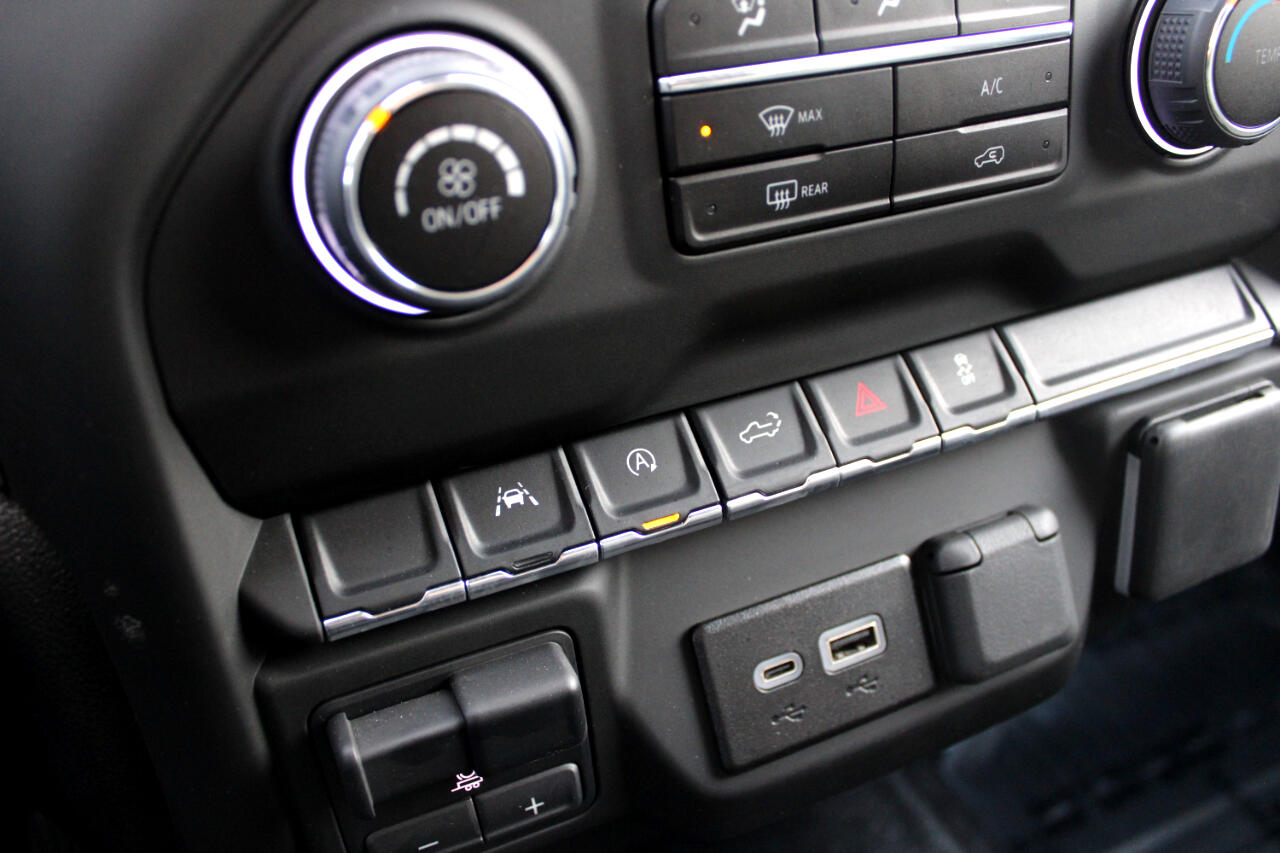 Chevrolet Silverado 1500 4WD Crew Cab 147" Work Truck 2025