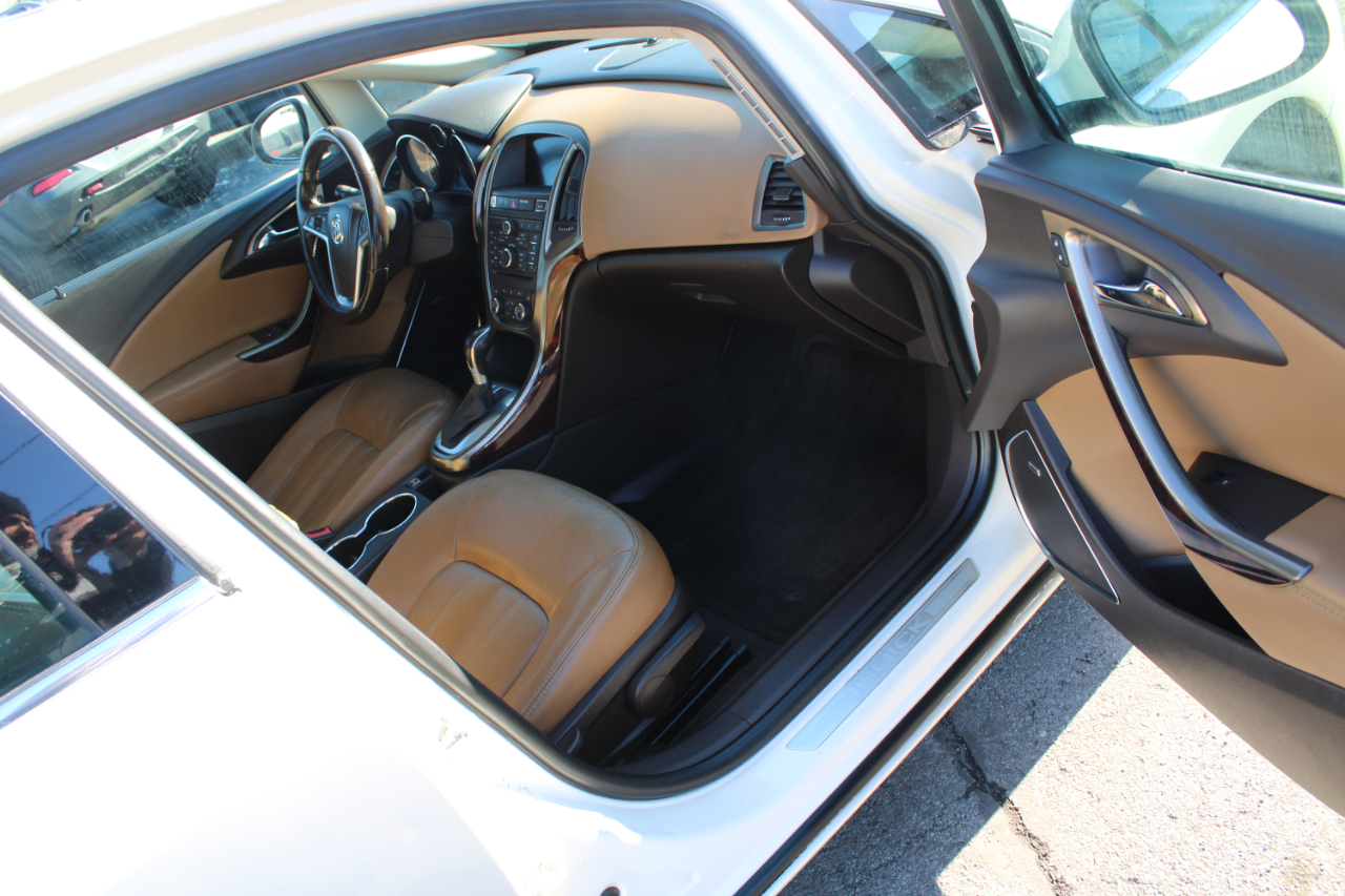 Buick Verano 4dr Sdn Leather Group 2014