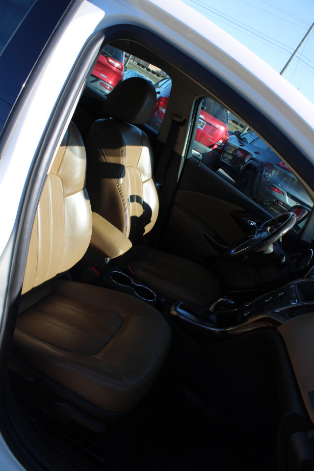 Buick Verano 4dr Sdn Leather Group 2014