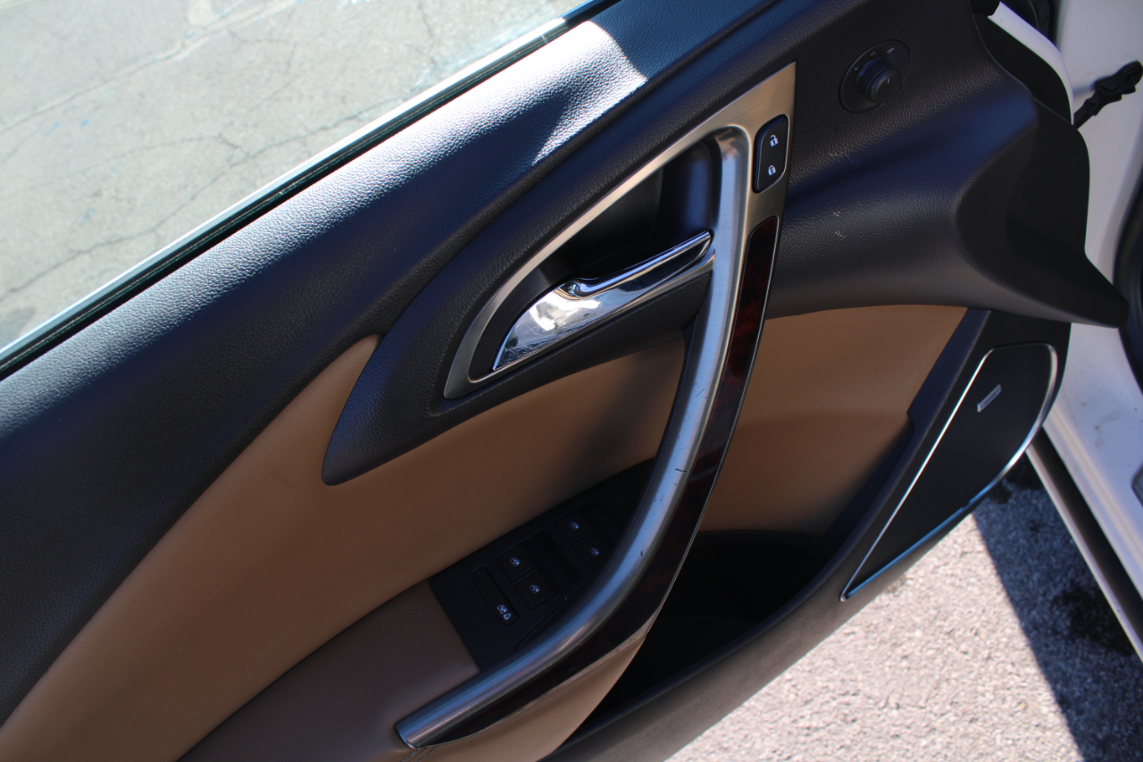 Buick Verano 4dr Sdn Leather Group 2014